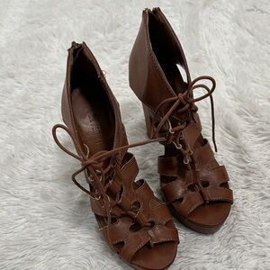 👒 Forever 21 Lace Up Heels